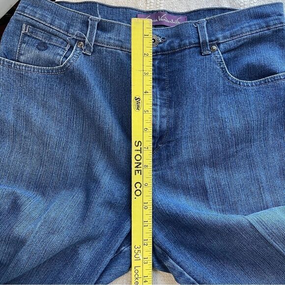 Gloria Vanderbilt Medium Wash Straight Leg Jeans, Size 12 - Picture 4 of 6
